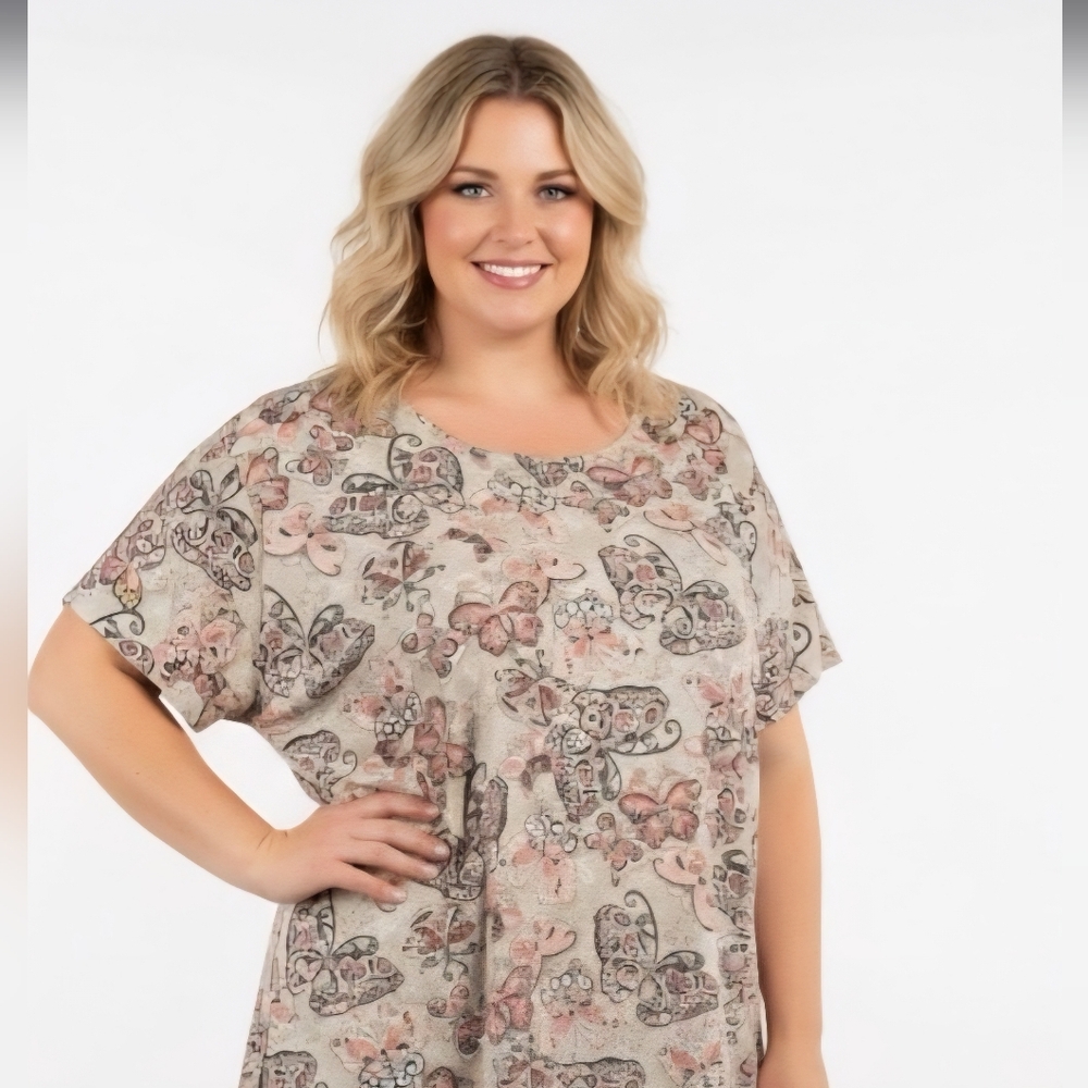 🦋Fashion Bug Butterfly Top with Short Sleeves